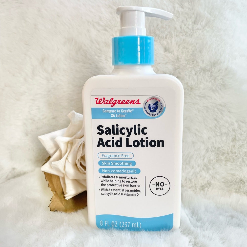 New with tags Fragrance Free Salicylic Acid Lotion. Exfoliates and Moisturizes